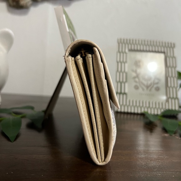 Louis Vuitton Damier Azur Sara Long Wallet - Picture 15 of 17